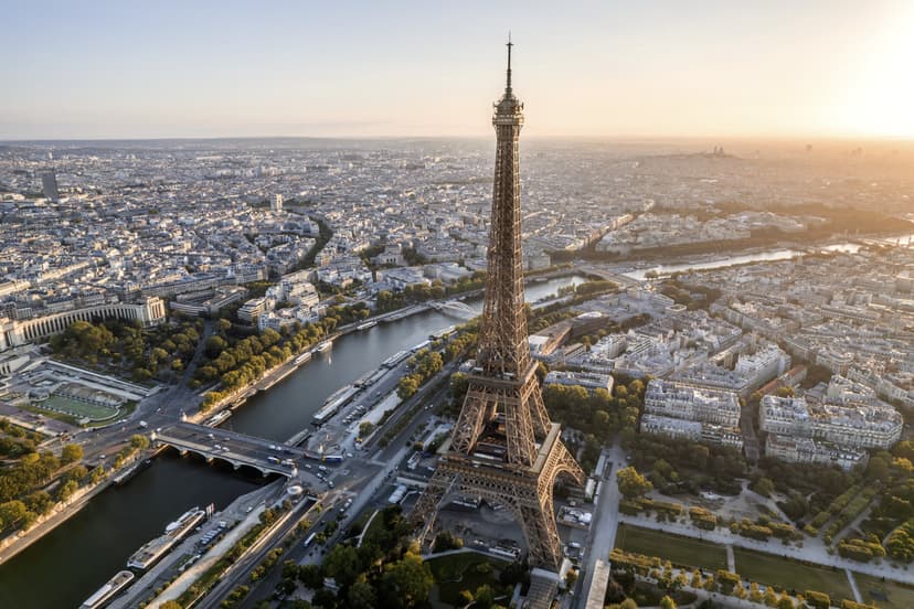 Paříž s Eiffelovou věží
